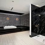 Qoople Legend C9 - Luxury In