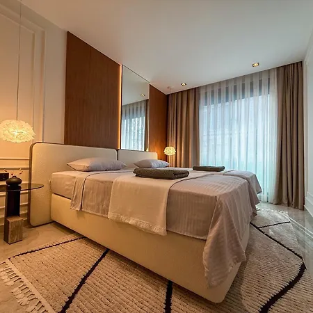 Qoople Legend C9 - Luxury In