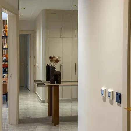 Qoople Legend C9 - Luxury In 阿拉尼亚