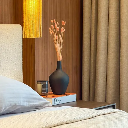 Qoople Legend C9 - Luxury In