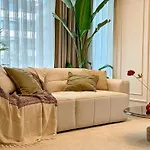Qoople Legend C9 - Luxury In