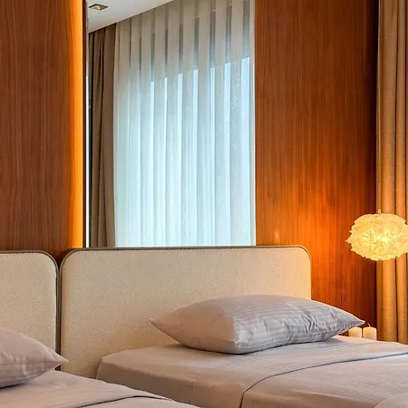 Qoople Legend C9 - Luxury In ألانيا