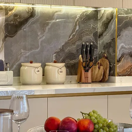 Qoople Legend C9 - Luxury In شقة